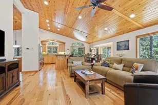 11642 Zermatt Dr, Truckee, CA 96161 - Photo 3