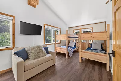 15205 Point Drive, Truckee, CA 96161 - Photo 11