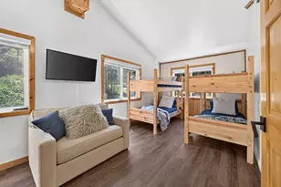 15205 Point Dr, Truckee, CA 96161 - Photo 11
