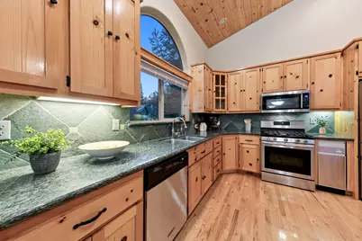 15071 Skislope Way, Truckee, CA 96161 - Photo 11