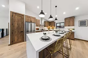 11655 Zermatt Dr, Truckee, CA 96161 - Photo 9