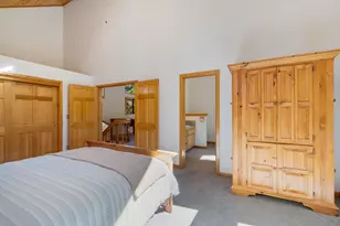 13040 Hillside Dr, Truckee, CA 96161 - Photo 11