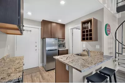 11589 Snowpeak Way #225, Truckee, CA 96161 - Photo 9