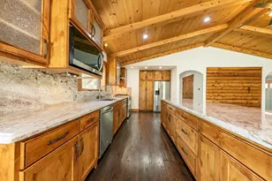 10136 E Alder Creek Rd, Truckee, CA 96161 - Photo 7