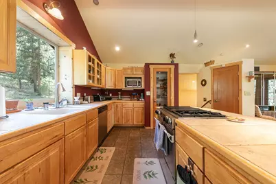 10184 Somerset Drive, Truckee, CA 96161 - Photo 9