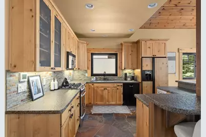 12015 Julian Avenue, Truckee, CA 96161 - Photo 11