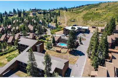 11589 Snowpeak Way #106, Truckee, CA 96161 - Photo 3