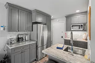 11589 Snowpeak Way, Truckee, CA 96161 - Photo 13
