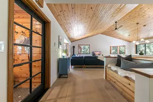12474 Lakeview Ct, Truckee, CA 96161 - Photo 5