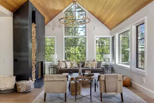 8625 Huntington Ct, Truckee, CA 96161 - Photo 7