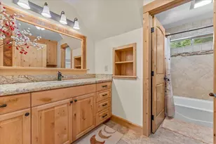 1215 Ararat Dr, Quincy, CA 95971 - Photo 13