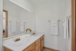 11967 Snowpeak Way, Truckee, CA 96161 - Photo 17