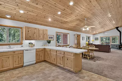 11967 Snowpeak Way, Truckee, CA 96161 - Photo 13