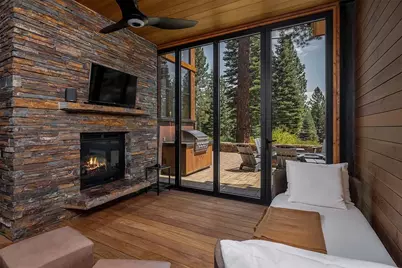 10445 Thunderbird Court, Truckee, CA 96161 - Photo 23