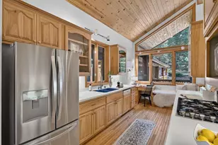 10510 Whiskey Jack Ct, Truckee, CA 96161 - Photo 5