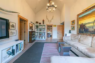 10200 Valmont Trail, Truckee, CA 96161 - Photo 15