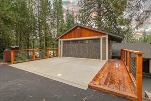 10910 Palisades Dr, Truckee, CA 96161 - Photo 3