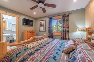 10910 Palisades Dr, Truckee, CA 96161 - Photo 11