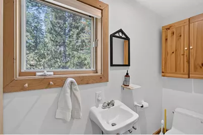 7231 Alpine Way, Soda Springs, CA 95728 - Photo 21