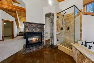 11557 Zermatt Dr, Truckee, CA 96161 - Photo 17