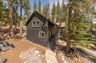50638 Hemlock Ct, Soda Springs, CA 95728 - Photo 5