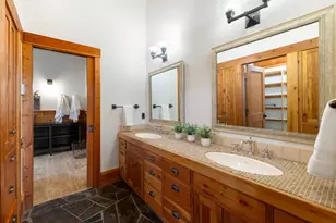 11910 Skislope Way, Truckee, CA 96161 - Photo 13
