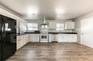 10284 Donner Trail, Truckee, CA 96161 - Photo 5
