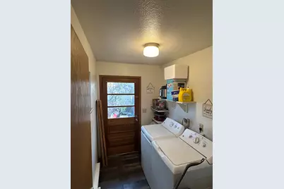 196 W Quincy Avenue, Portola, CA 96122 - Photo 17