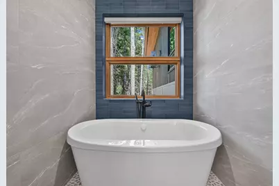 13921 Copenhagen Drive, Truckee, CA 96161 - Photo 21