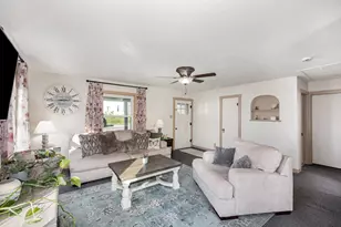 9 E Silver St, Wapakoneta, OH 45895 - Photo 7