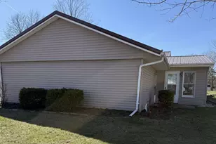 1302 Nagel St, Saint Marys, OH 45885 - Photo 3