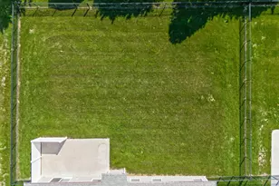 1151 Parklawn Ct, Troy, OH 45373 - Photo 7