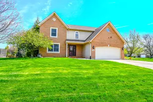790 Chaucer Ln, Tipp City, OH 45371 - Photo 3