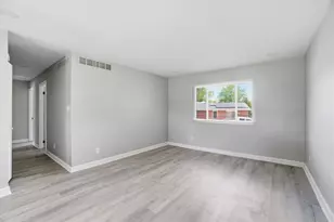 1805 Coretta Ct, Dayton, OH 45417 - Photo 7