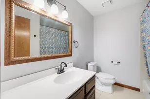 196 Cambria Dr, Dayton, OH 45440 - Photo 35