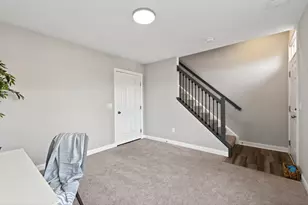 24 N Center St, Springfield, OH 45502 - Photo 7
