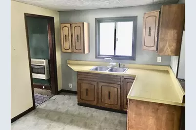200 E Silver Street, Wapakoneta, OH 45895 - Photo 7