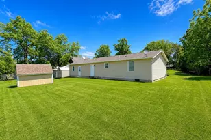 517 N Elm St, Bellefontaine, OH 43311 - Photo 3