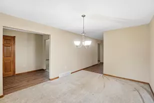 1700 W Sparrow Rd, Springfield, OH 45502 - Photo 13