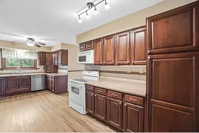 1700 W Sparrow Road, Springfield, OH 45502 - Photo 15