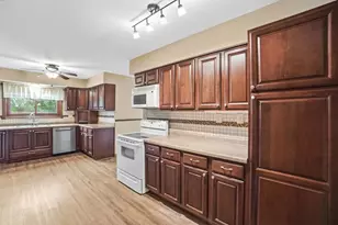 1700 W Sparrow Rd, Springfield, OH 45502 - Photo 15