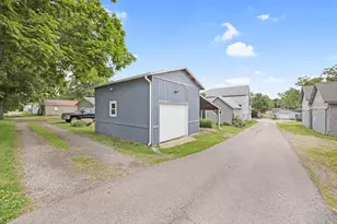 109 N Springhill St, Bellefontaine, OH 43311 - Photo 9