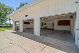 13952 Lochard Rd, Anna, OH 45302 - Photo 9