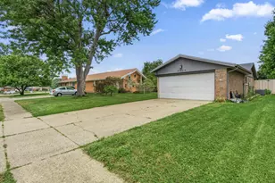 8136 Gibson Ave, Fairborn, OH 45324 - Photo 3
