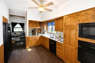 221 N Madriver St, Bellefontaine, OH 43311 - Photo 5