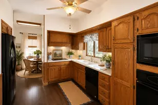 221 N Madriver St, Bellefontaine, OH 43311 - Photo 23