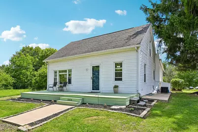 10424 North Street, Middleburg, OH 43336 - Photo 3