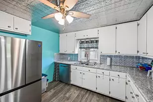 10424 North St, Middleburg, OH 43336 - Photo 13