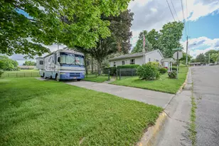 1302 N Yellow Springs St, Springfield, OH 45504 - Photo 23