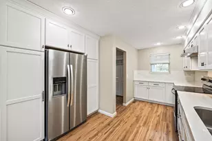 908 Cambridge Cir, Troy, OH 45373 - Photo 9